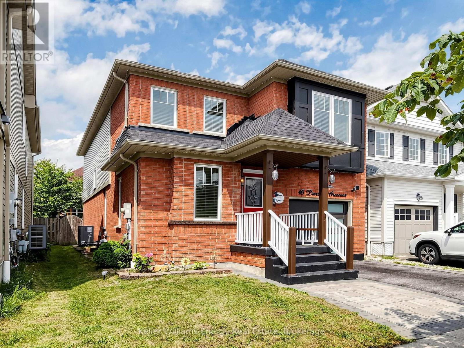 16 DONLEVY CRESCENT - 3