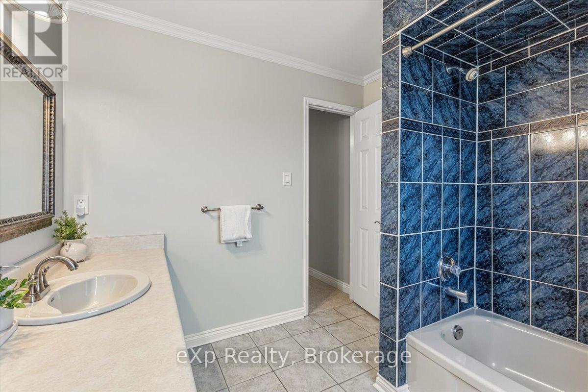 1067 MAURY CRESCENT - Image 41
