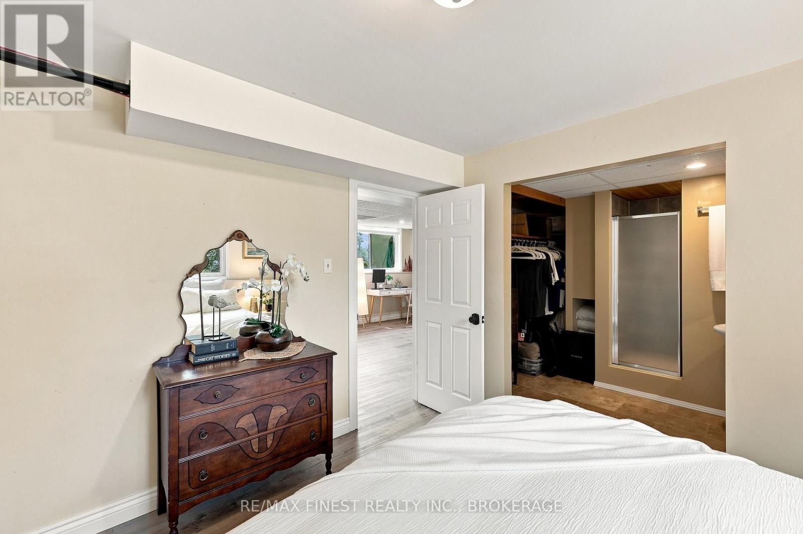 3420 ROUND LAKE ROAD - 30
