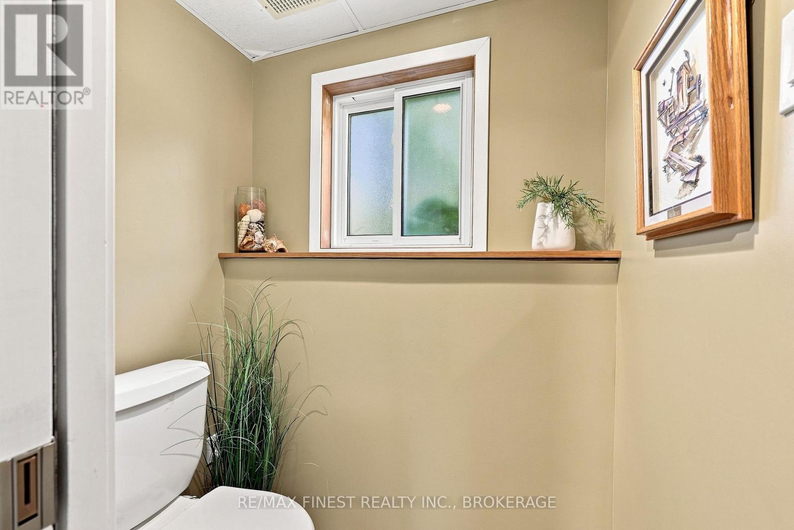 3420 ROUND LAKE ROAD - Image 32