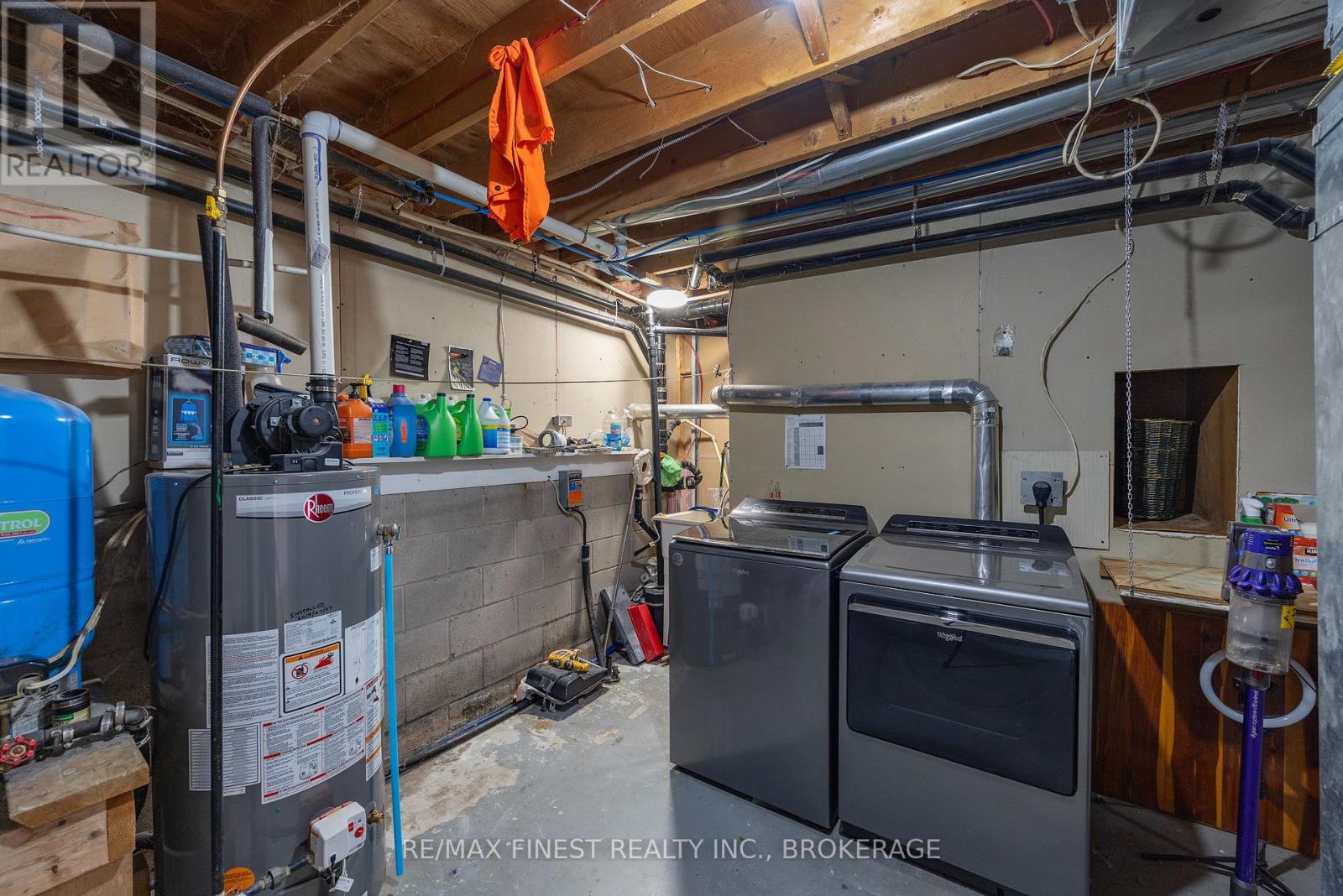 3420 ROUND LAKE ROAD - 33