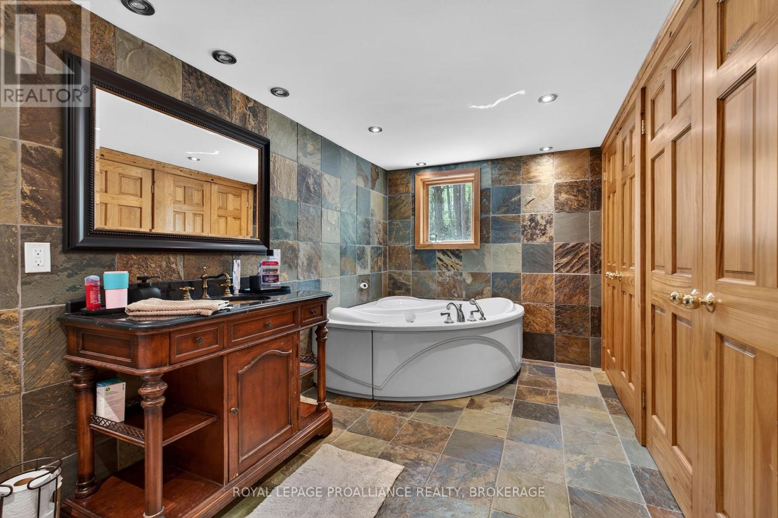 4362 SILLS BAY ROAD - Image 21
