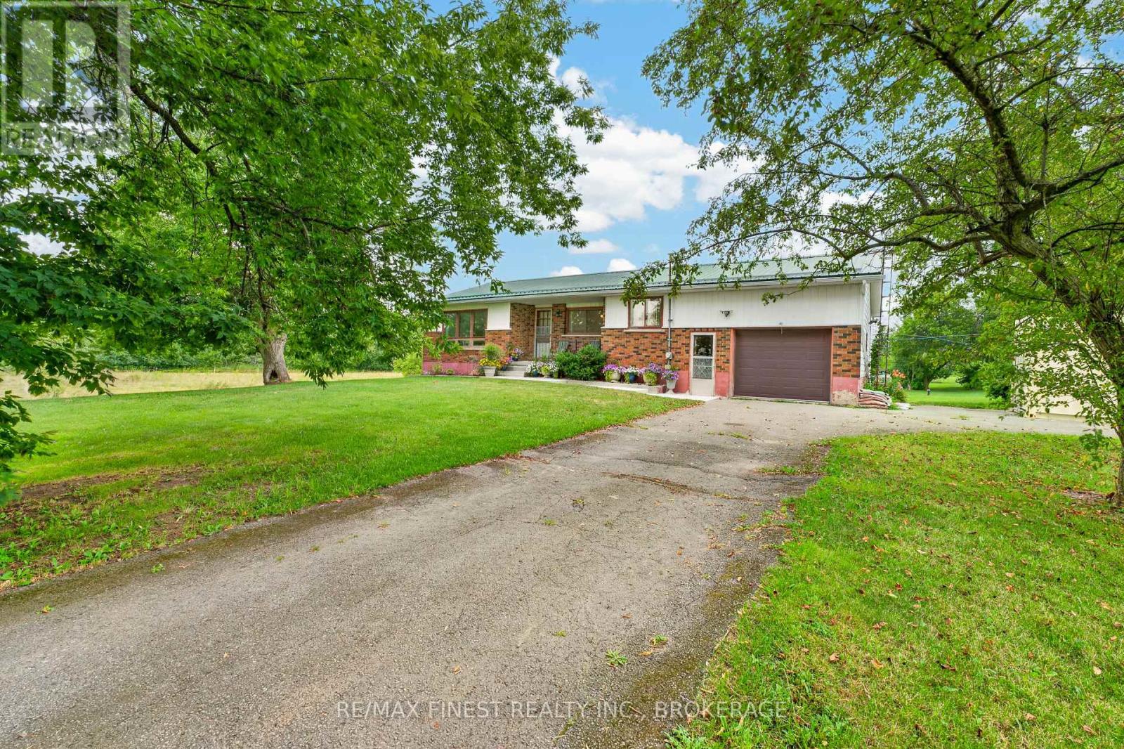 607 FITCHETT ROAD - 2
