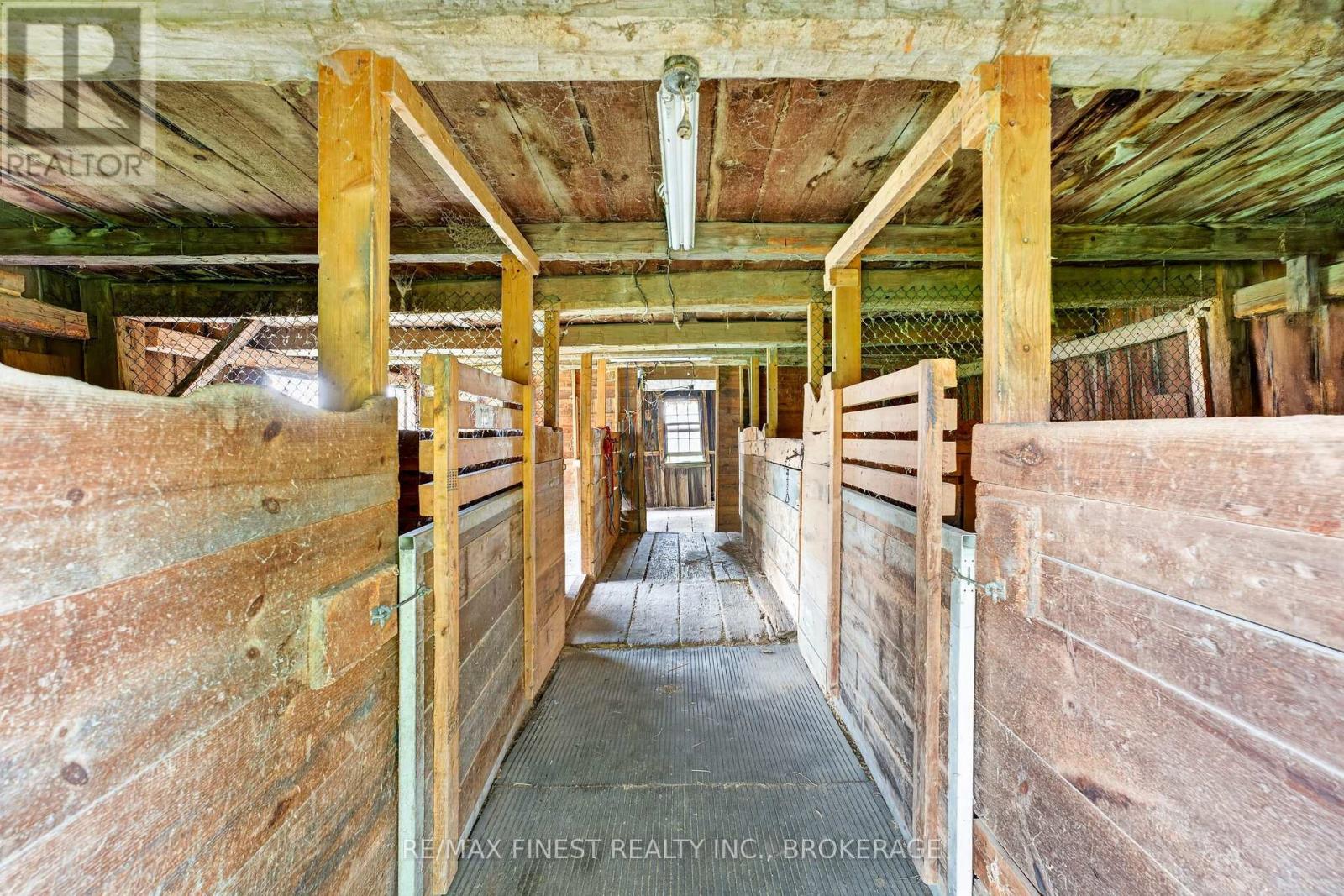 607 FITCHETT ROAD - Image 29