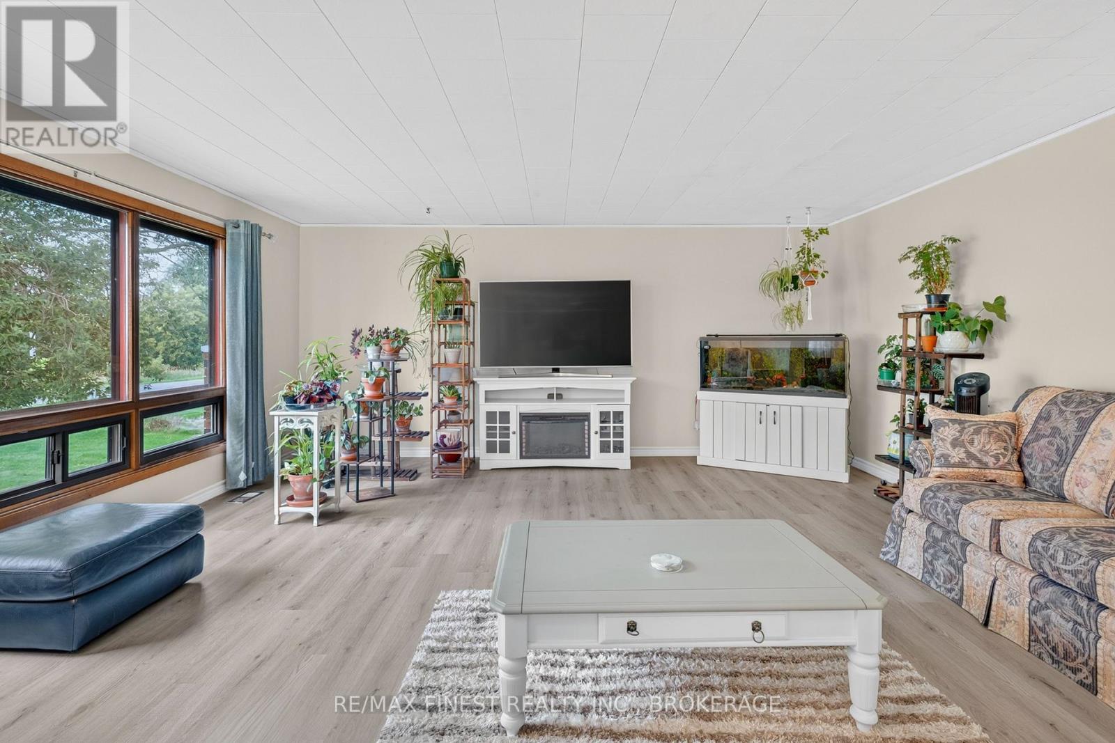 607 FITCHETT ROAD - Image 8