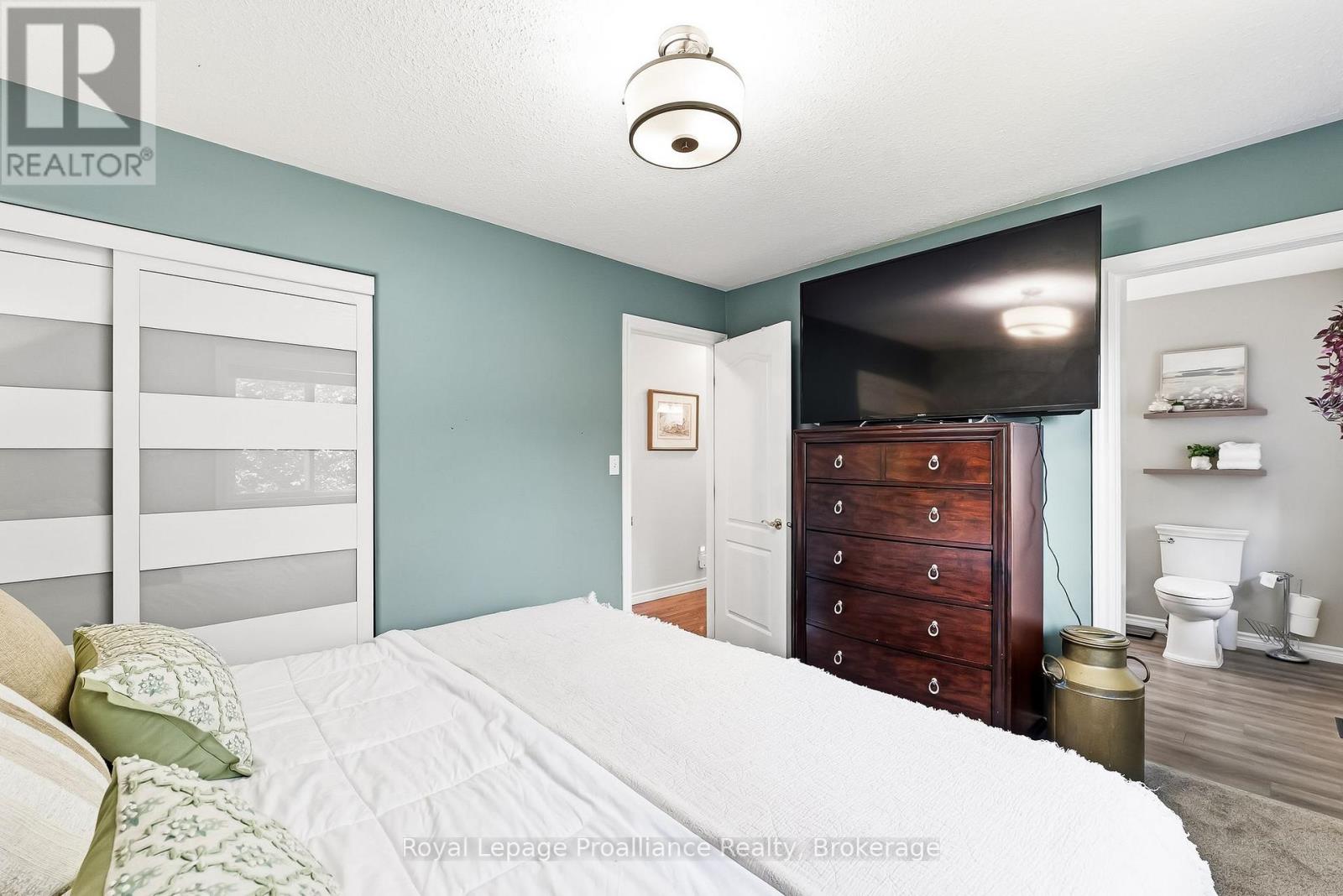 51 RICHARDSON STREET - 18