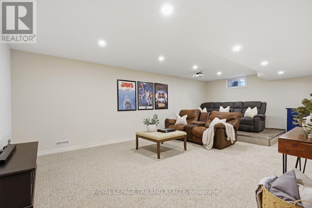 365 RICHMEADOW ROAD - 31