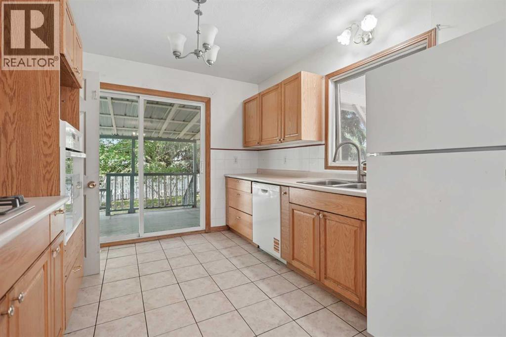 736 2 Street West - Photo 9