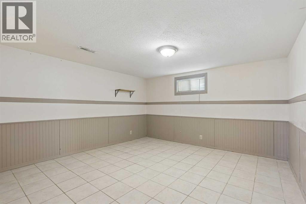 736 2 Street West - Photo 27