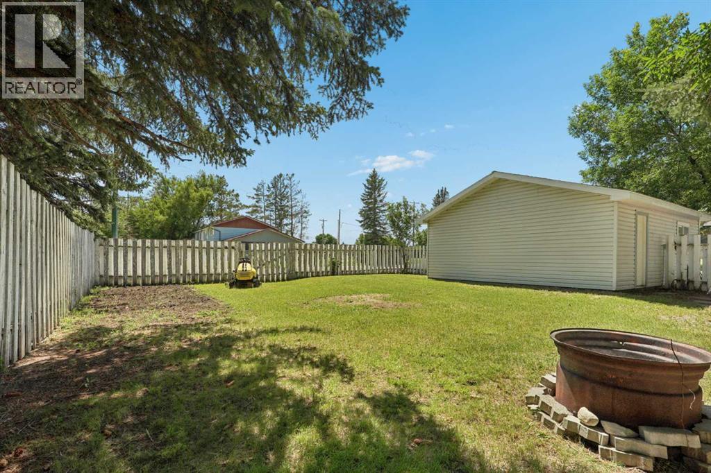 736 2 Street West - Photo 38
