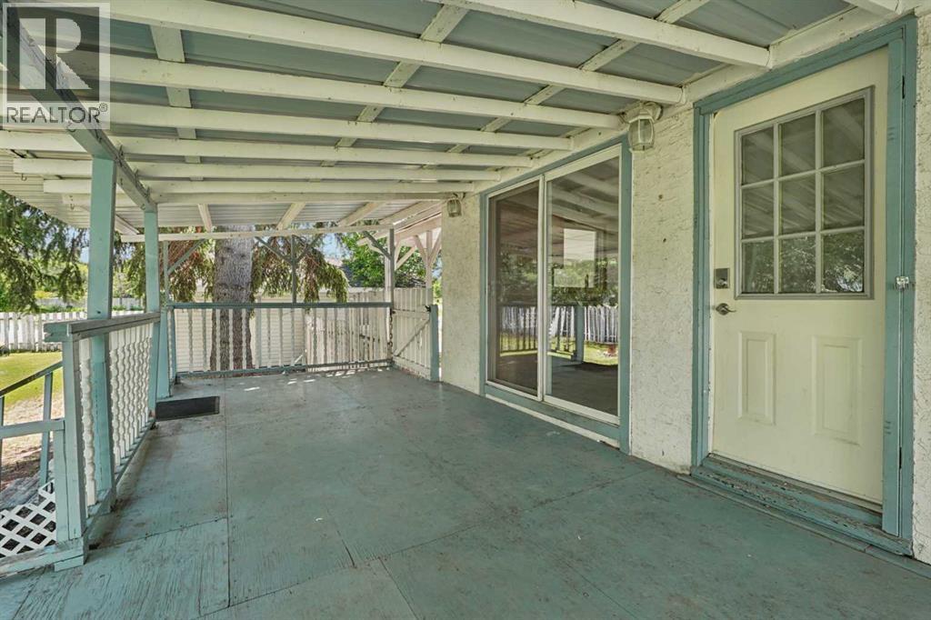 736 2 Street West - Photo 34