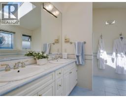 2265 Sage Lane, Saanich, BC V8N6L6 Photo 18