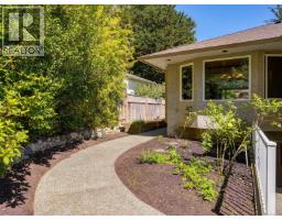 2265 Sage Lane, Saanich, BC V8N6L6 Photo 35