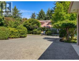 2265 Sage Lane, Saanich, BC V8N6L6 Photo 43