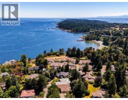 2265 Sage Lane, Saanich, BC V8N6L6 Photo 54