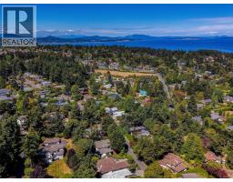 2265 Sage Lane, Saanich, BC V8N6L6 Photo 55