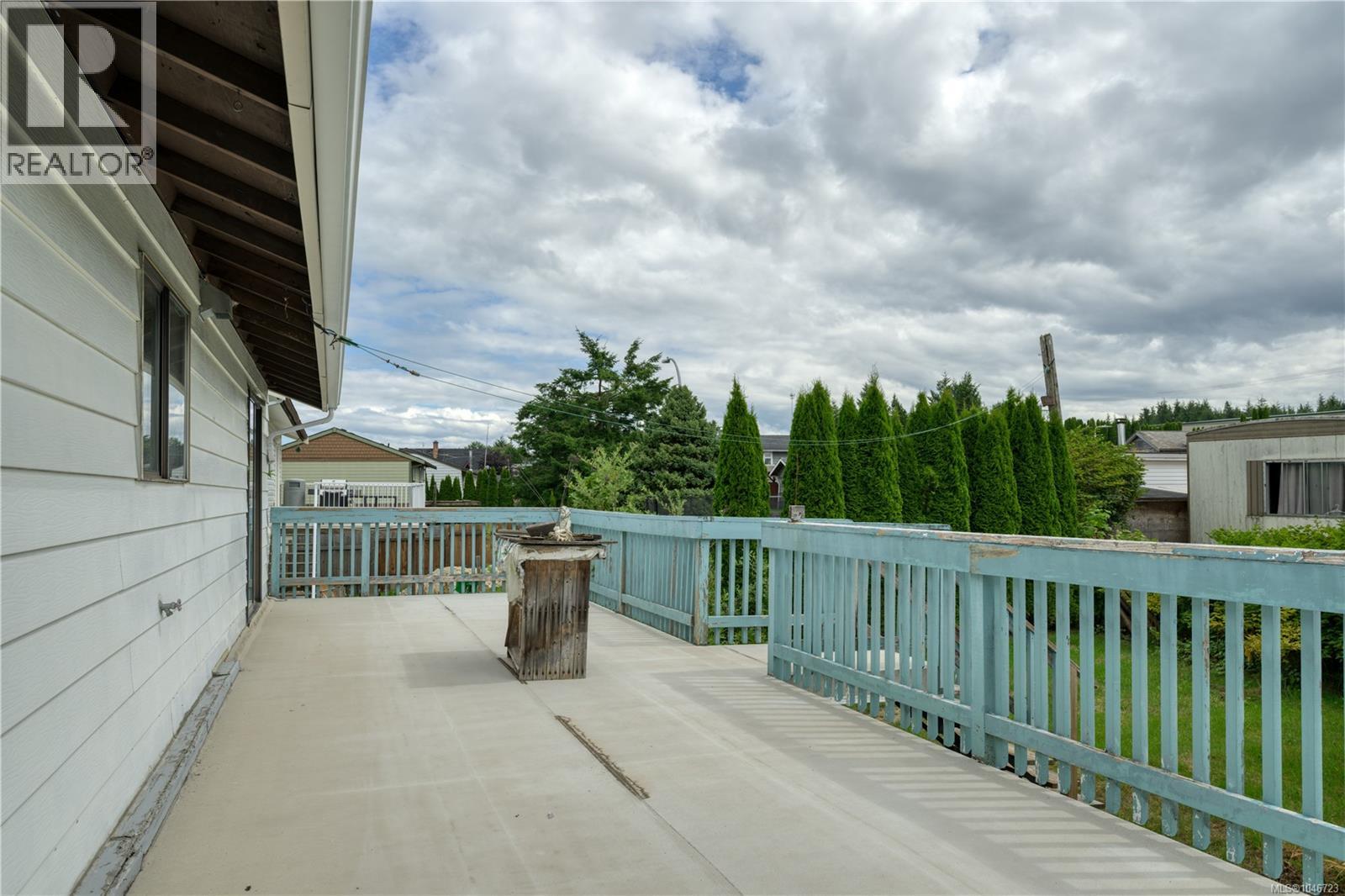 2079 Camosun Cres - 11