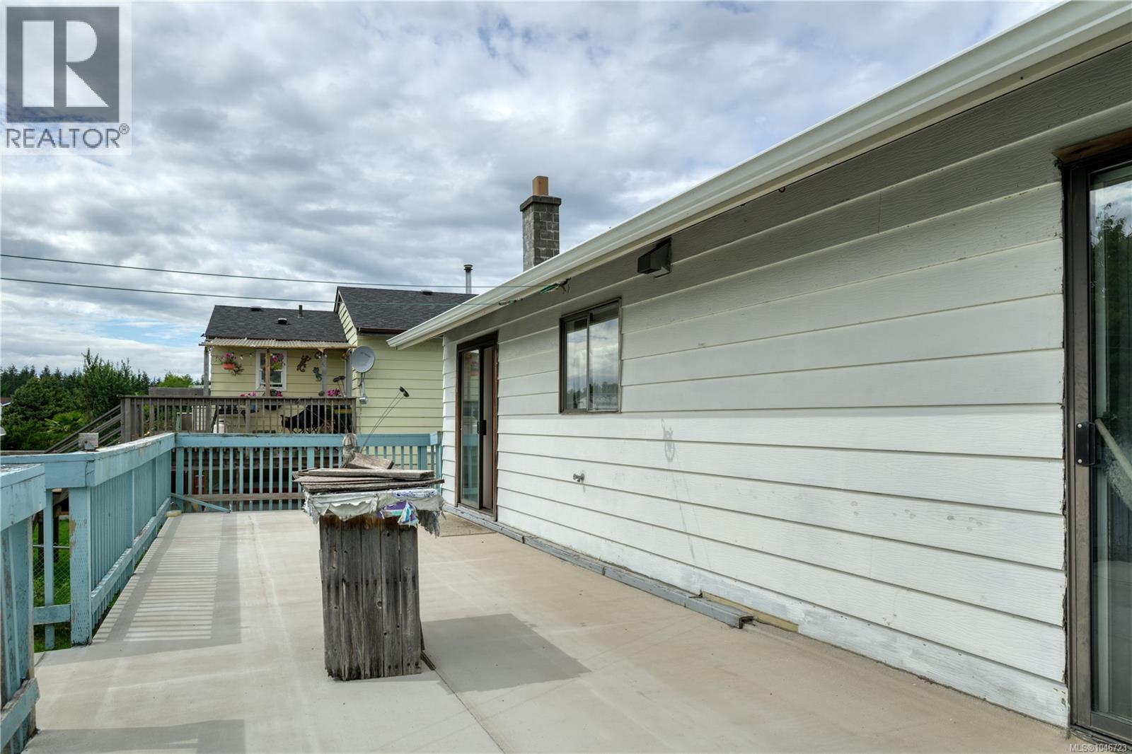2079 Camosun Cres - Image 12