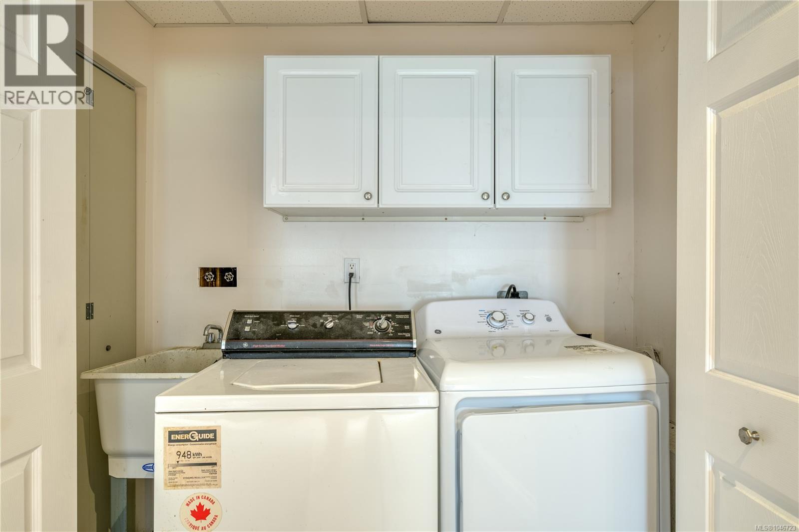 2079 Camosun Cres - Image 25