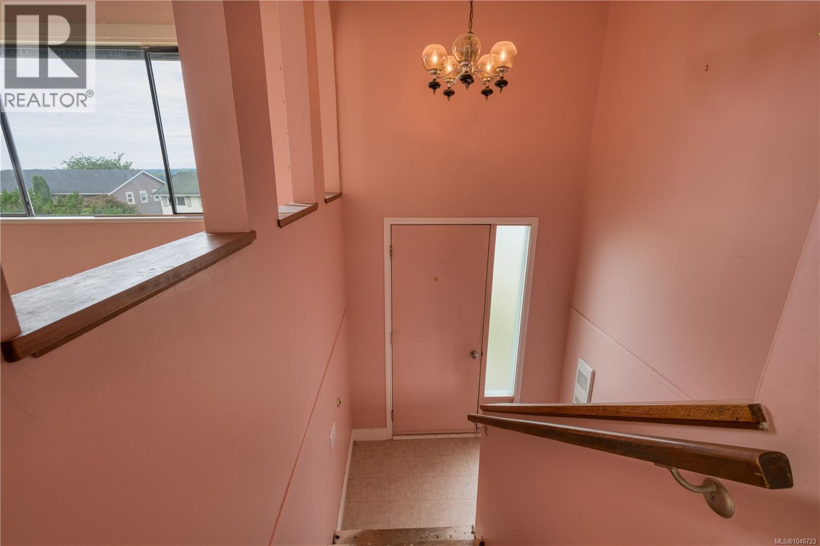 2079 Camosun Cres - 3