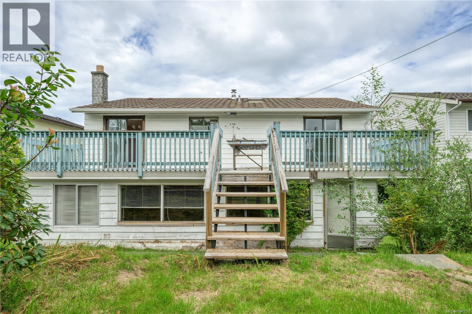2079 Camosun Cres - Image 13