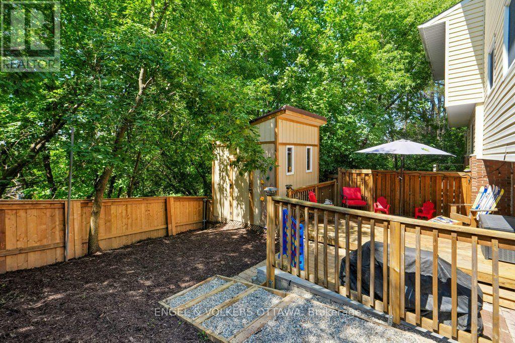 878 GRENON AVENUE - 35