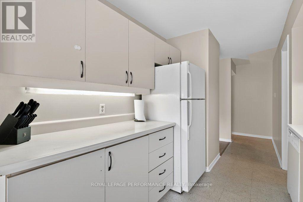 #3 6 OMEARA STREET - 22