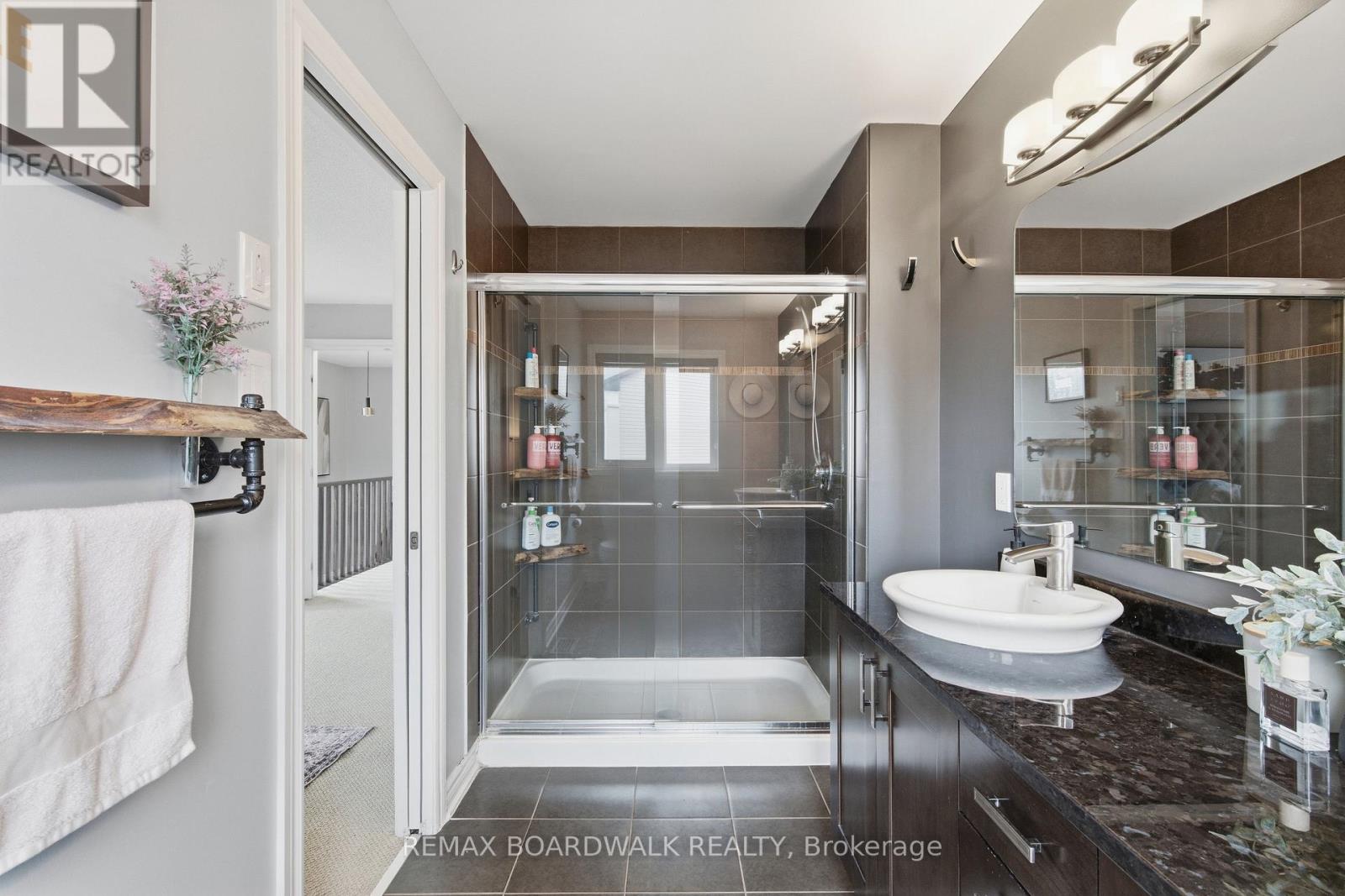 3 Bed, 3 Bath House for Rent in Ottawa – 375 COOKS MILL CRESCENT, Ottawa – MLS# X13670872 - Image 24