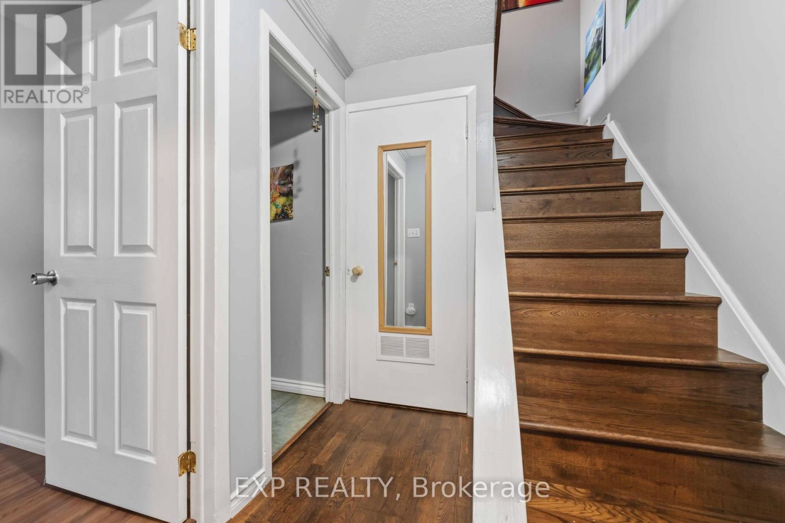 2 Bed, 2 Bath House for Sale in Ottawa – 2 – 320 FENERTY COURT, Ottawa – MLS# X13670888 - Image 16