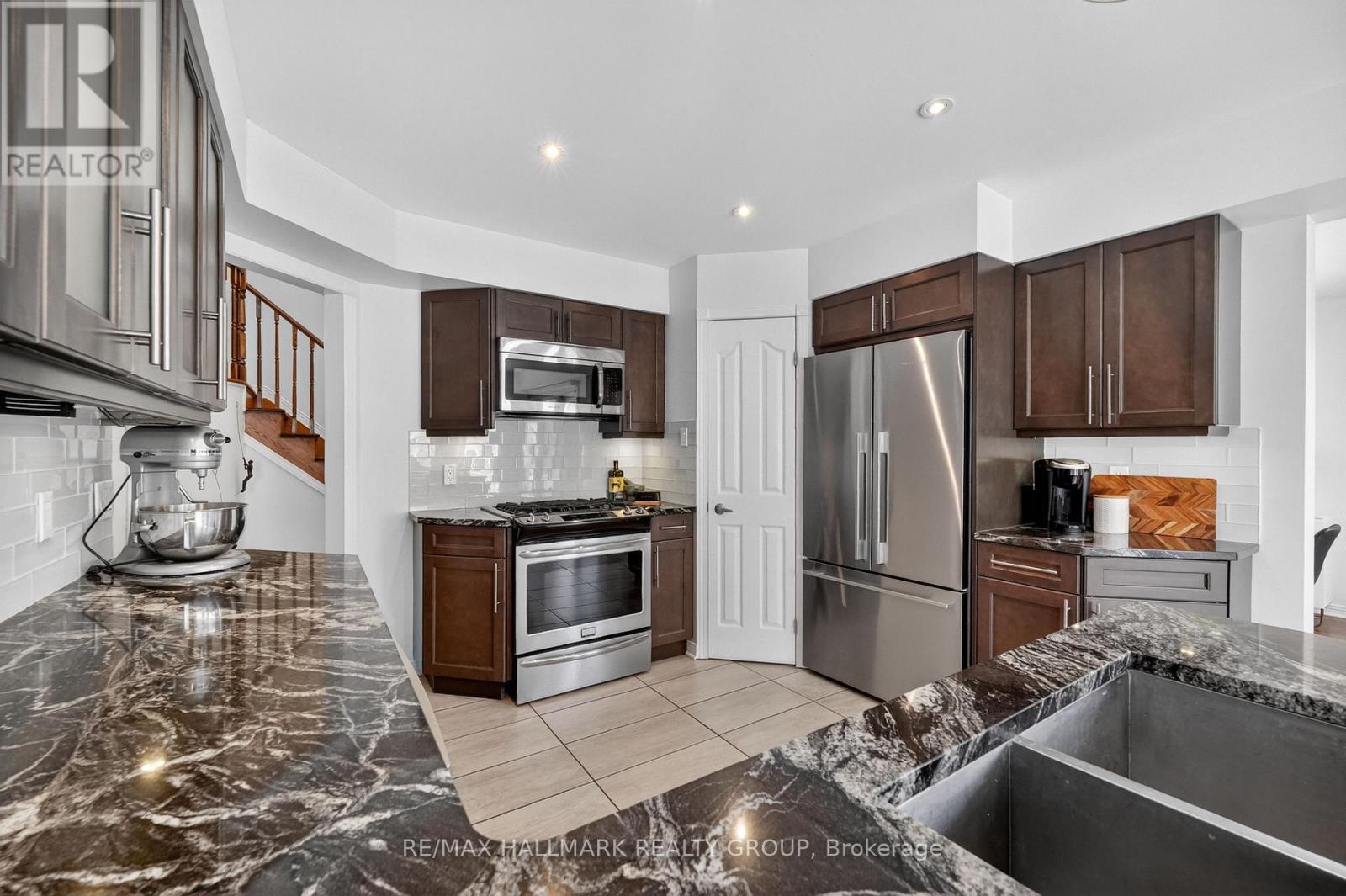 6 Bed, 4 Bath House for Sale in Ottawa – 1091 CHAREST WAY, Ottawa – MLS# X13670928 - Image 12