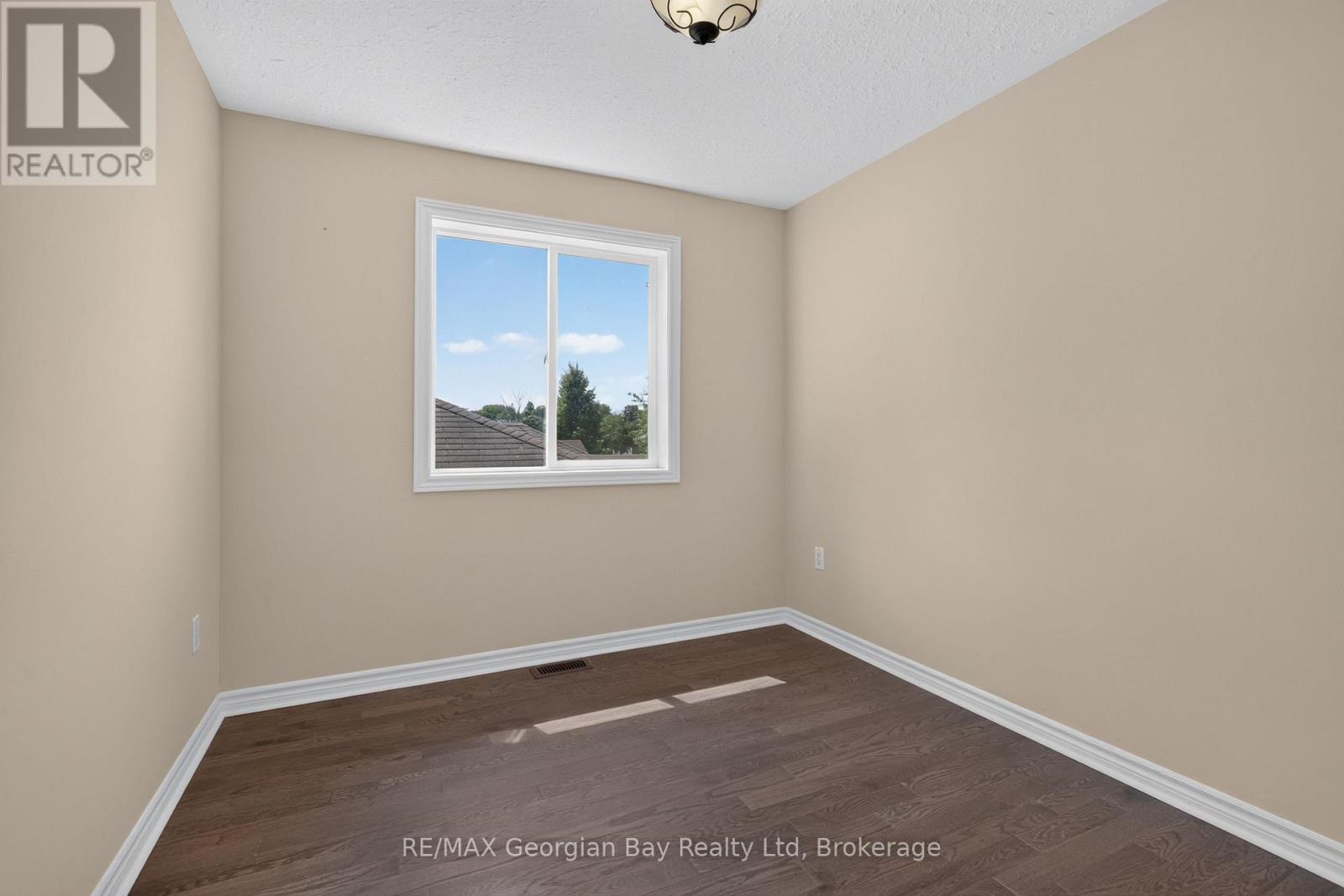 423 IRWIN STREET - 17