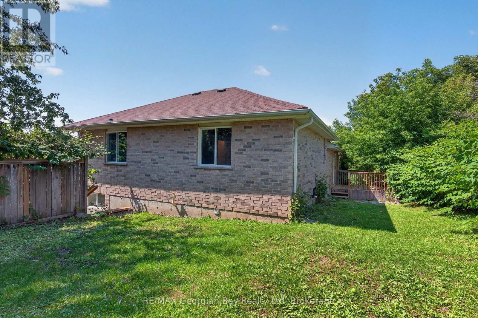 423 IRWIN STREET - Image 26