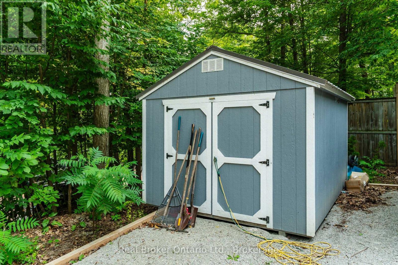 120 FARLAIN LAKE ROAD W - Image 37