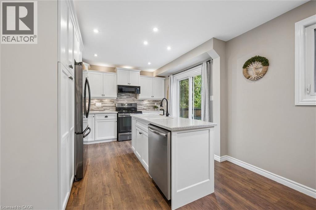 687 CHAMPLAIN Boulevard - Image 12