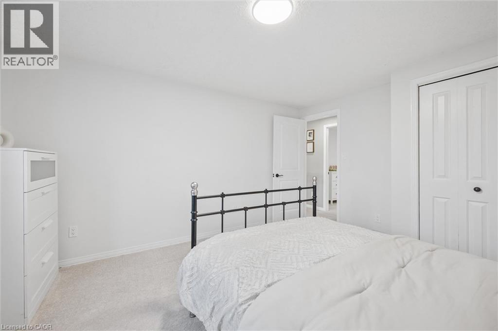 687 CHAMPLAIN Boulevard - Image 22