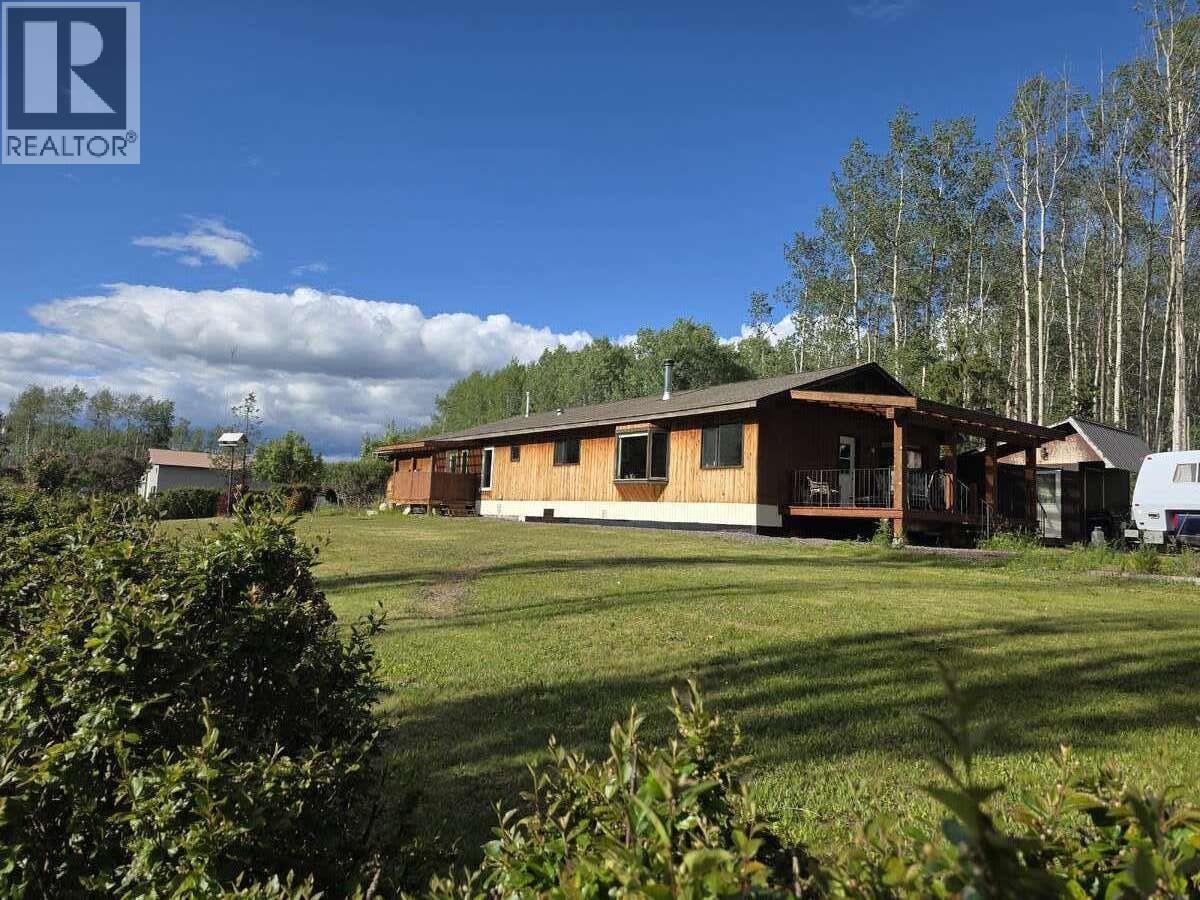 1055 HUDSON BAY MOUNTAIN ROAD - Image 6