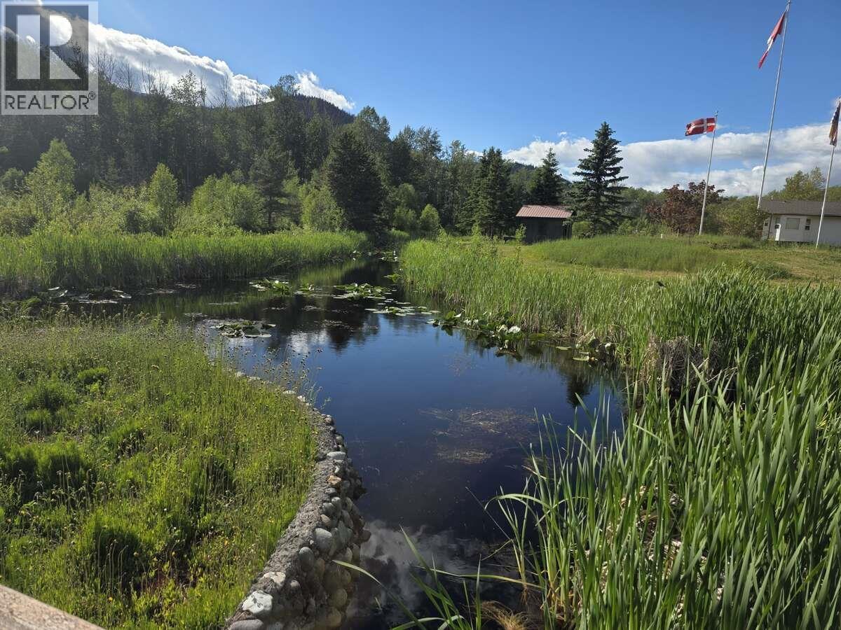1055 HUDSON BAY MOUNTAIN ROAD - Image 39