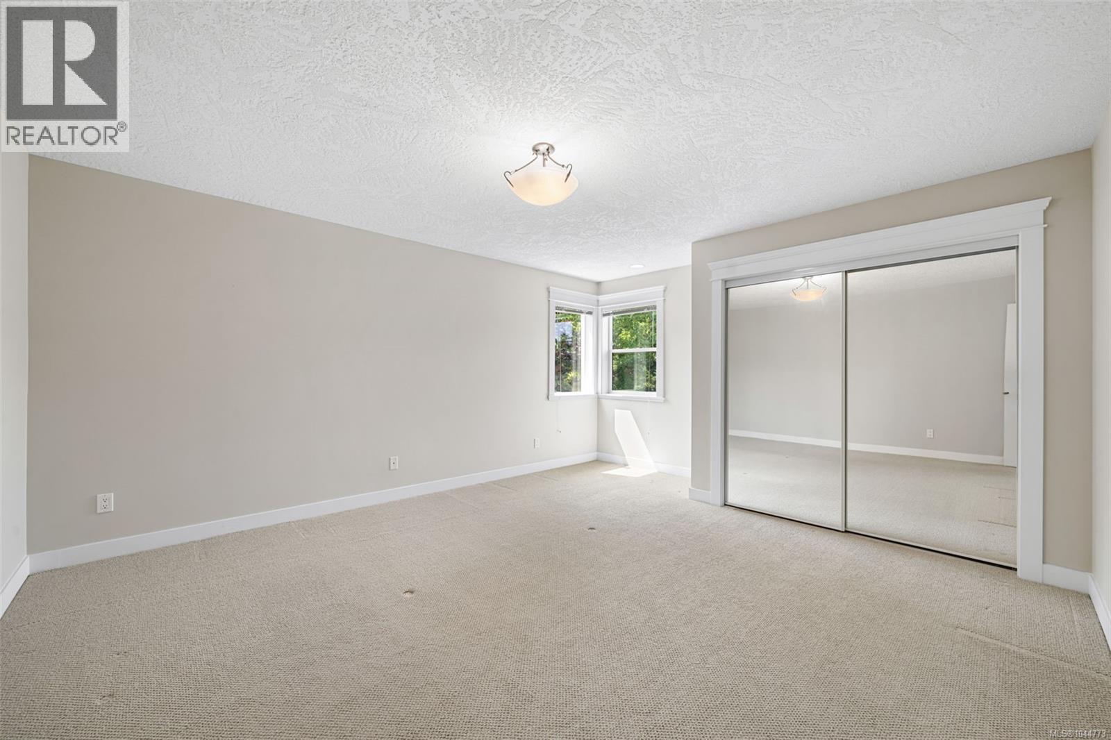 553 Heatherdale Lane - Image 30