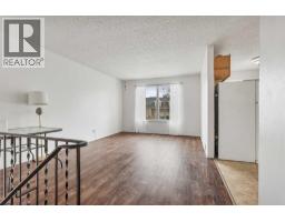 28 Cayuga Crescent W - photo 3
