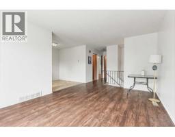 28 Cayuga Crescent W - photo 4