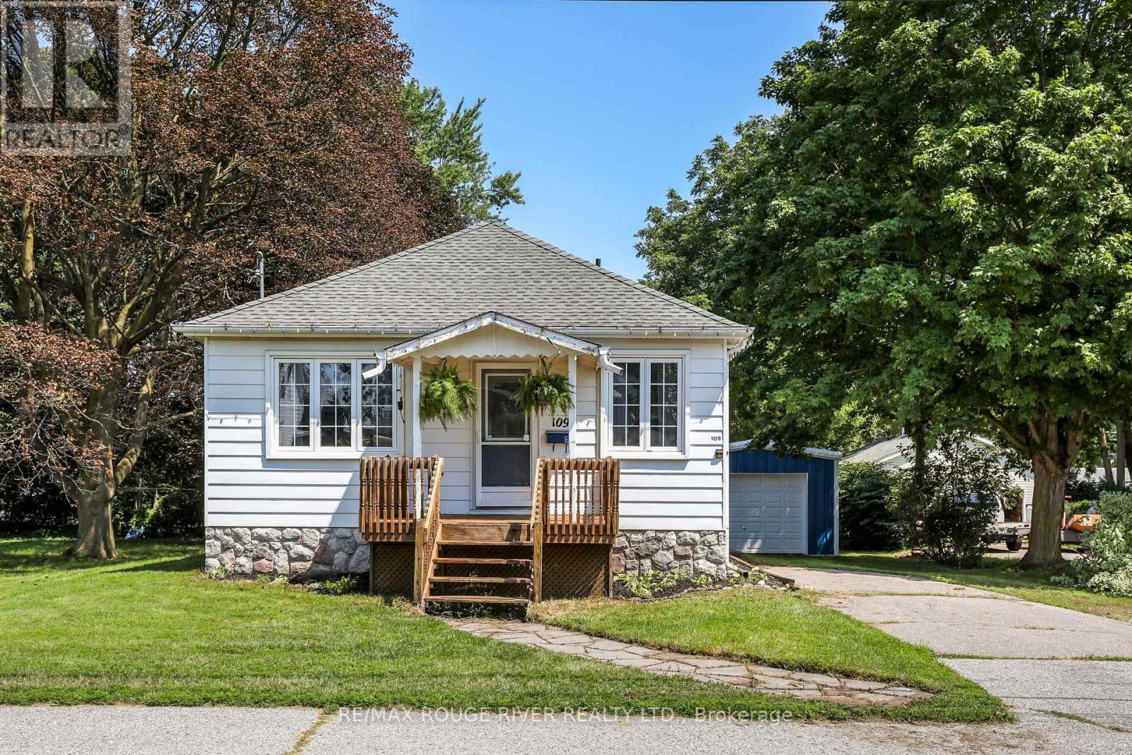 109 ELGIN STREET - 1