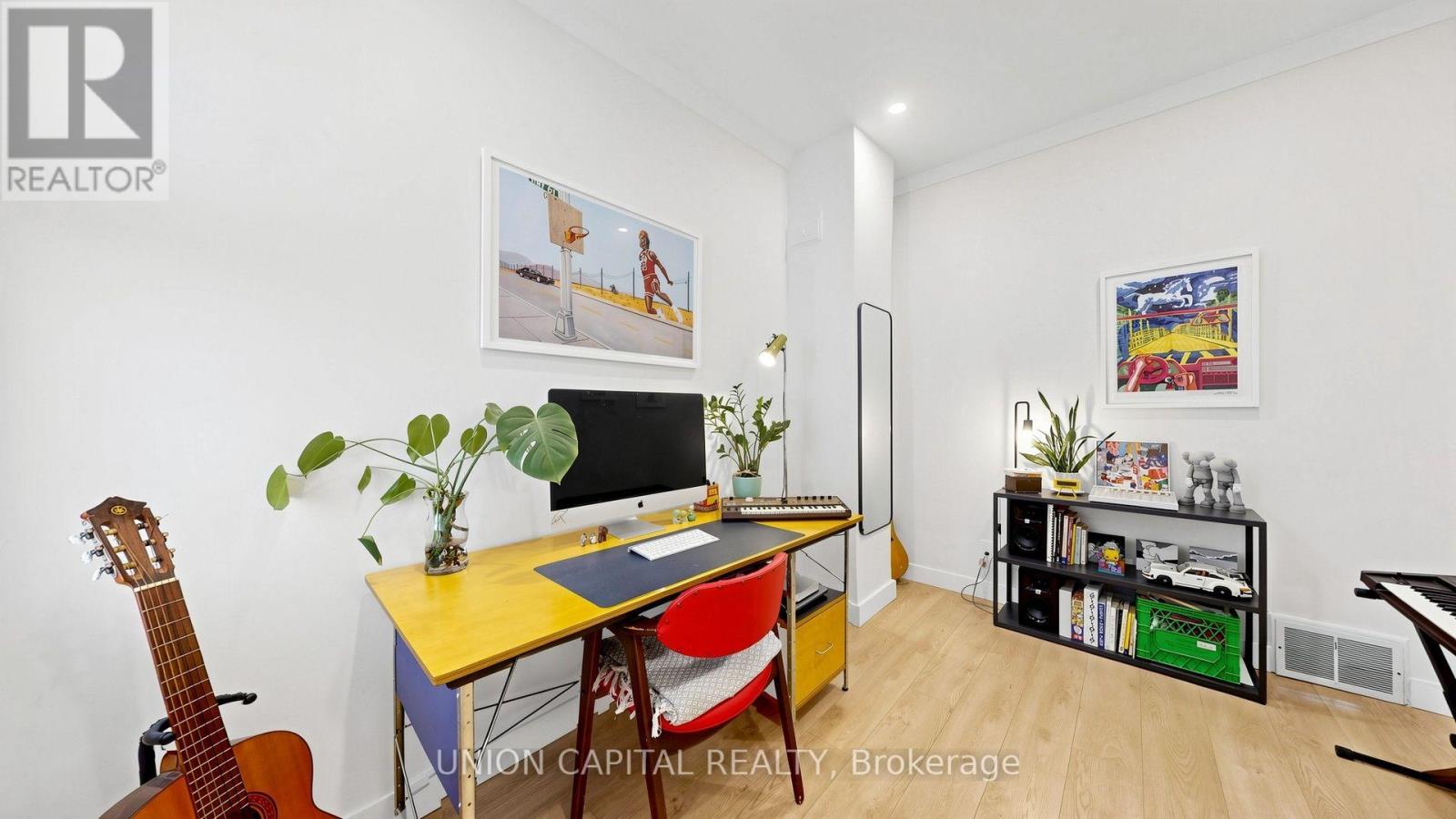 944 DUNDAS STREET E - Image 31