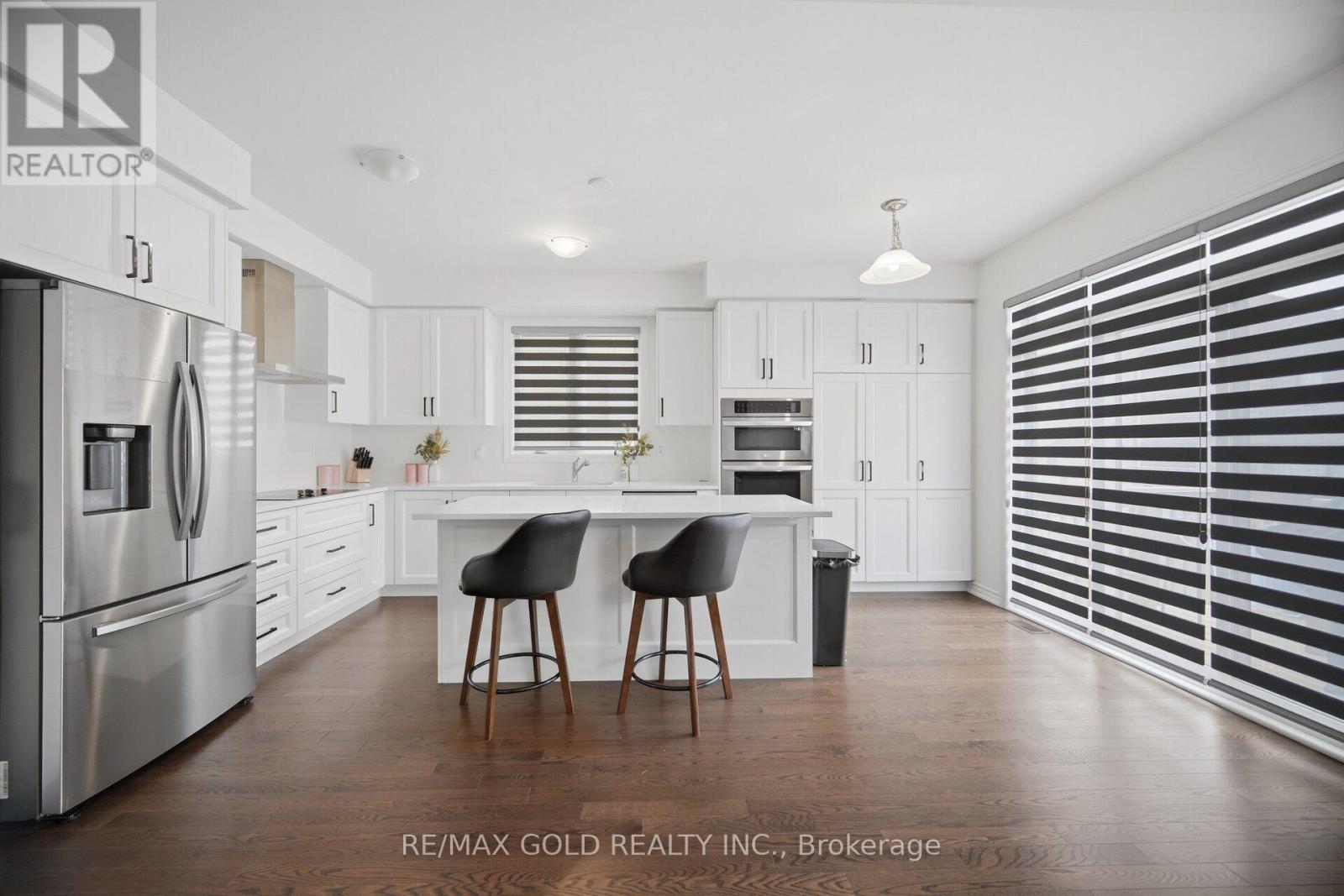 426 CORONATION ROAD - Image 15