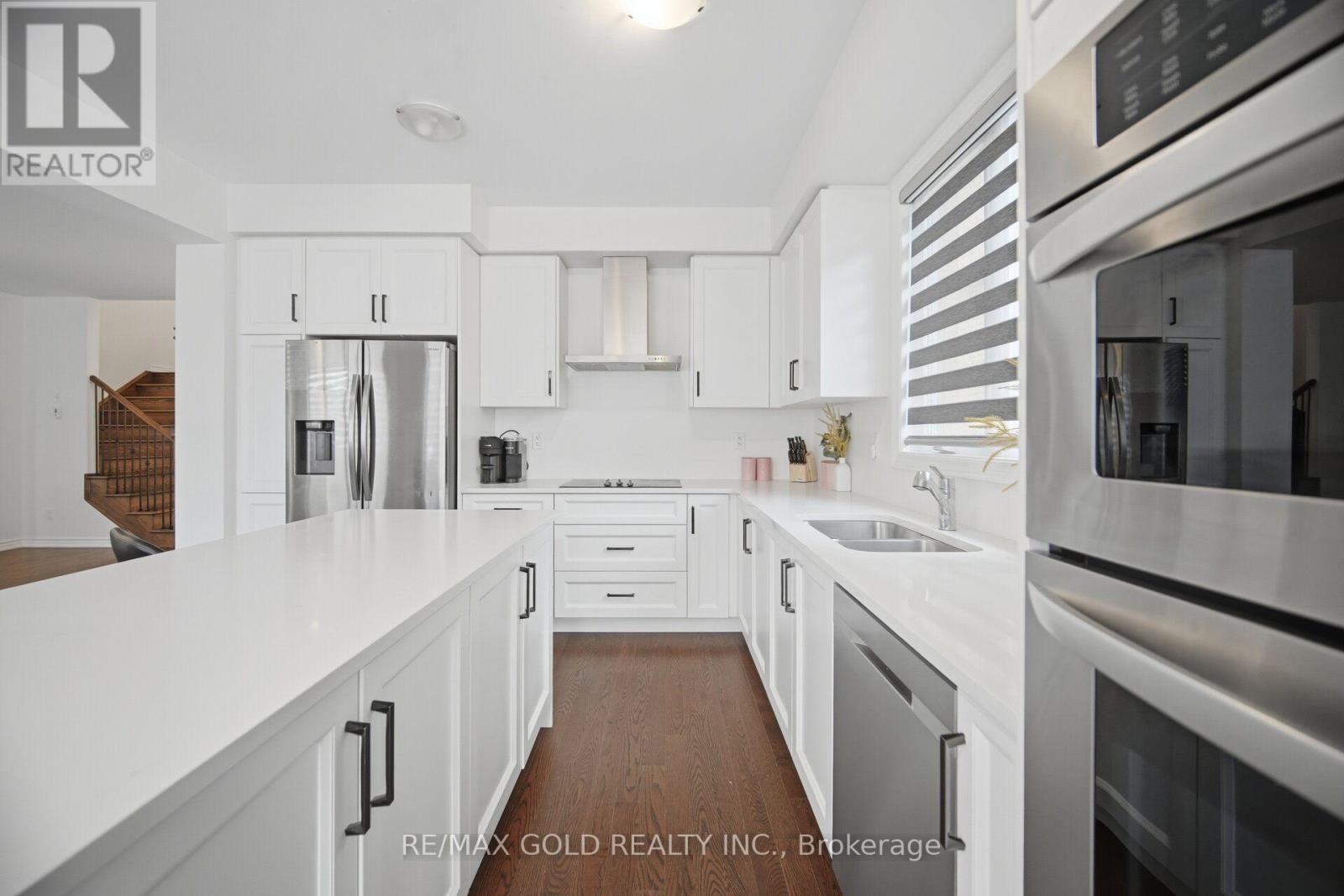 426 CORONATION ROAD - Image 17
