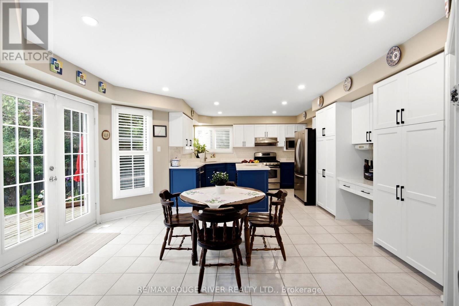 34 KENNETT DRIVE - 16
