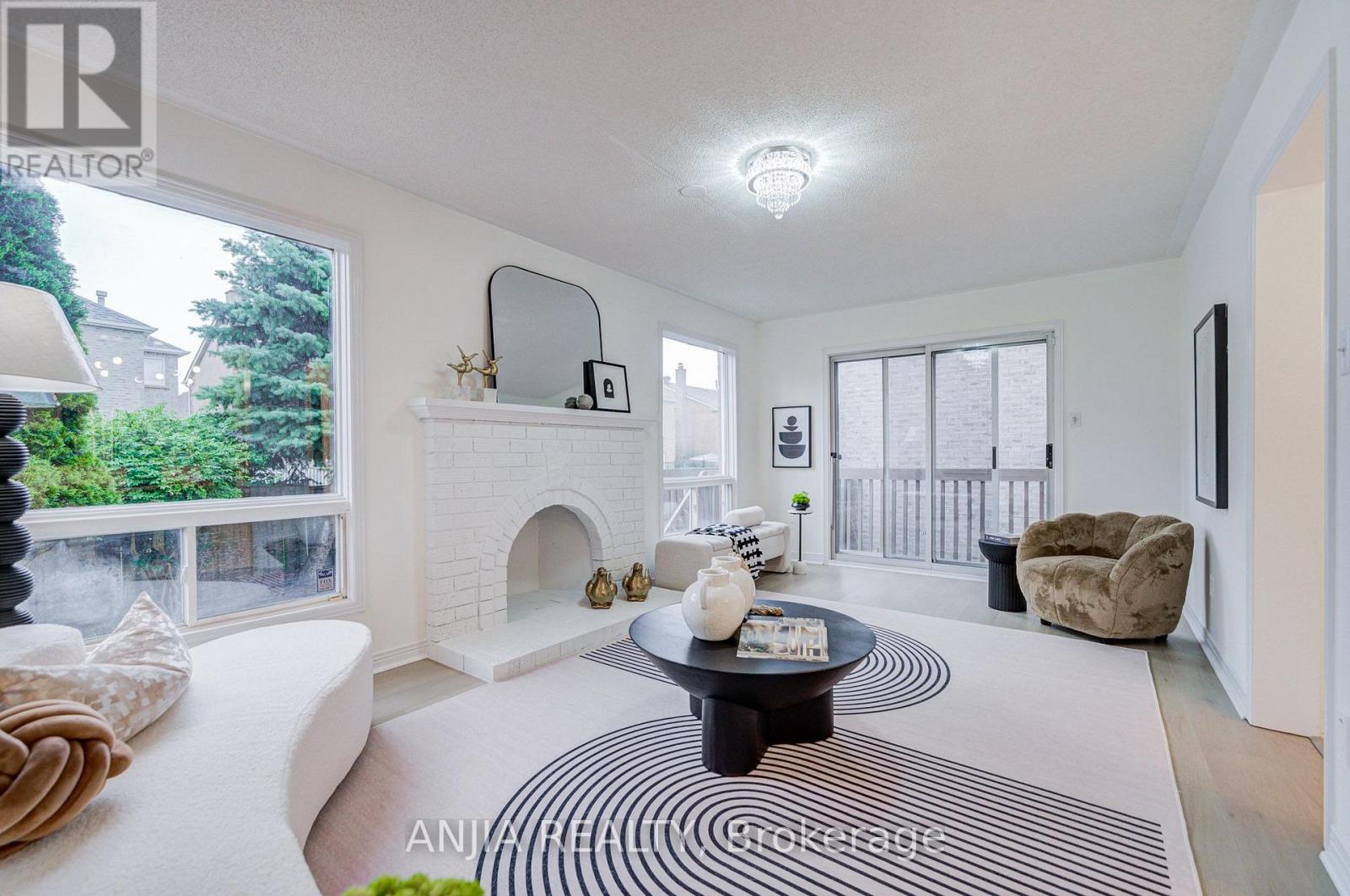 31 SHALLOWFORD COURT - 24