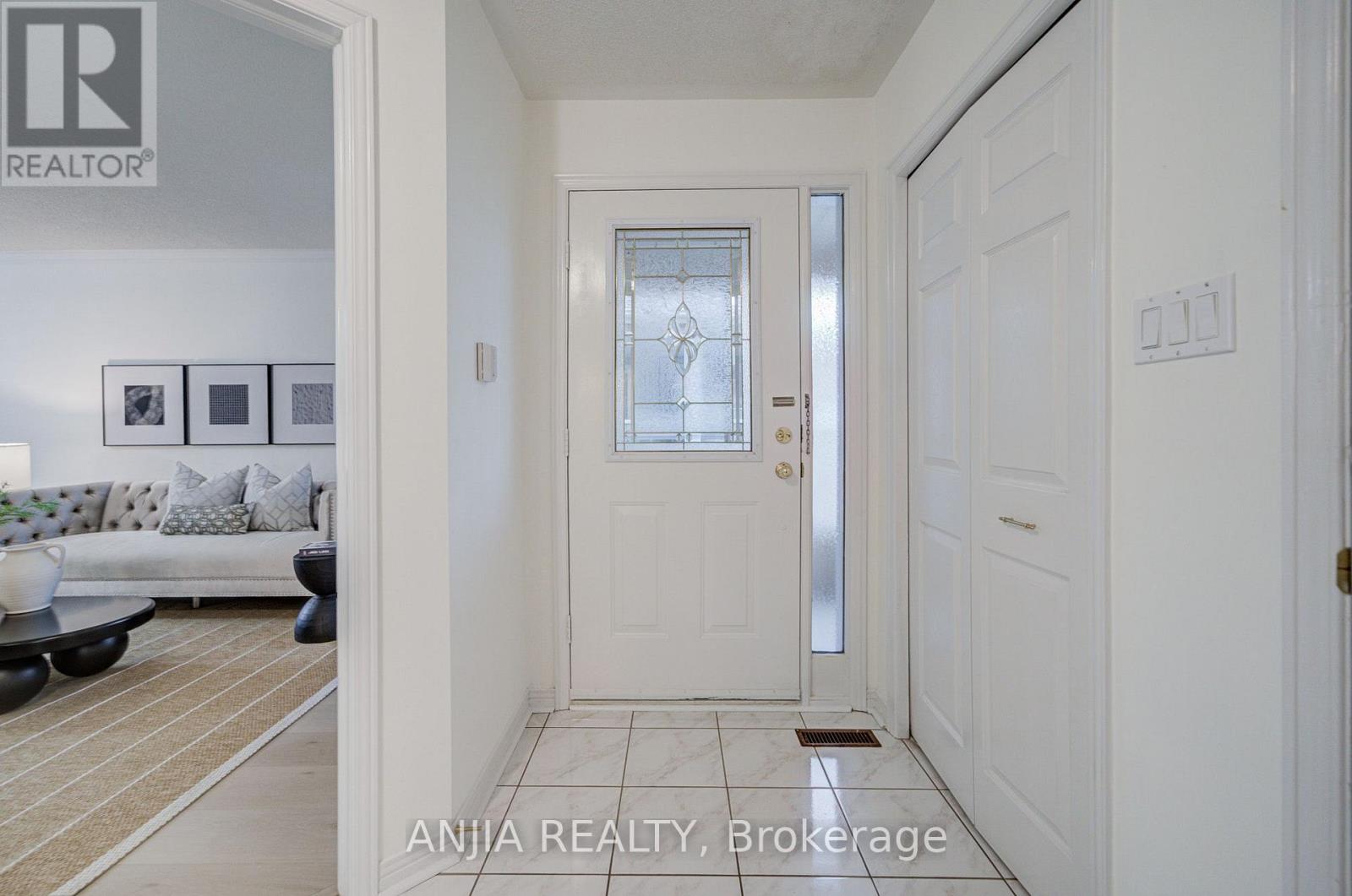 31 SHALLOWFORD COURT - 4