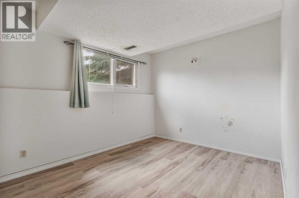 28 Cayuga Crescent West - Photo 20