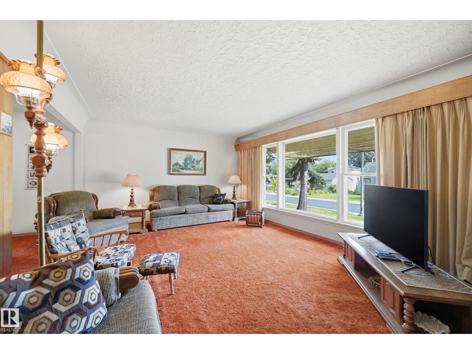 11310 110 Avenue NW - Photo 10