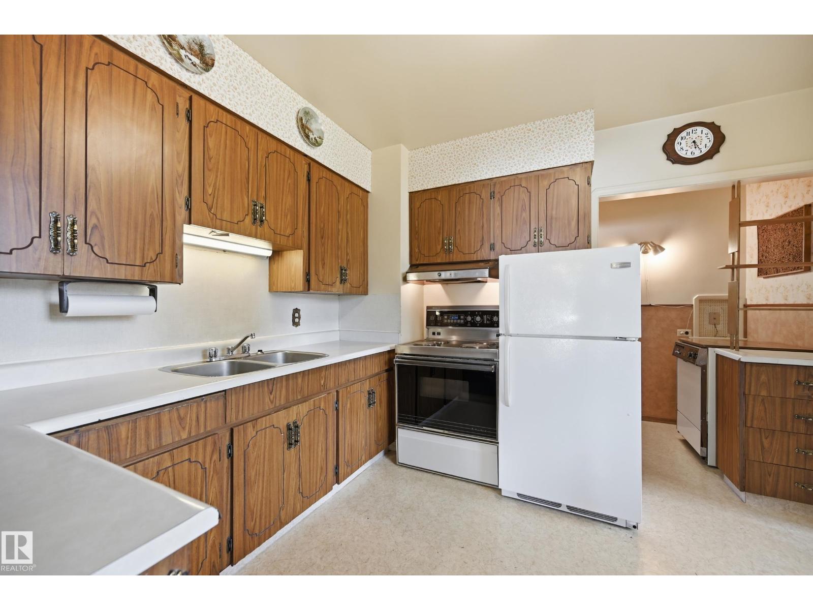 11310 110 Avenue NW - Photo 16